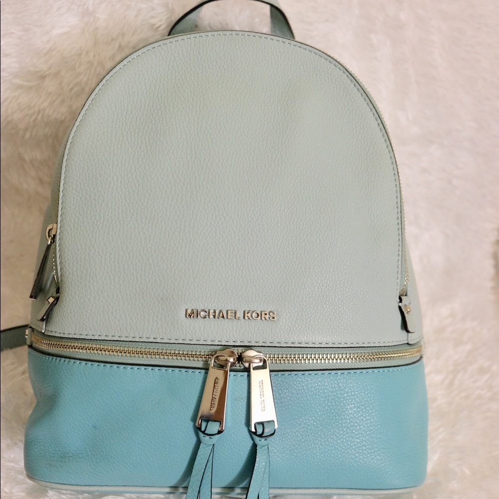 ‼️SOLD‼️ Michael Kors Rhea Zip Backpack Medium